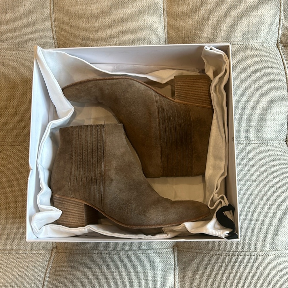 Vince size 8 ankle boots